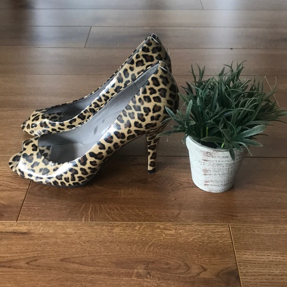 KENNETH COLE Patent Cheetah Print Heels - Picture 2 of 4